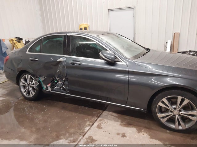 2015 Mercedes-benz C 300 4matic მანქანა იყიდება აუქციონზე, vin: 55SWF4KB8FU009052, აუქციონის ნომერი: 44160793