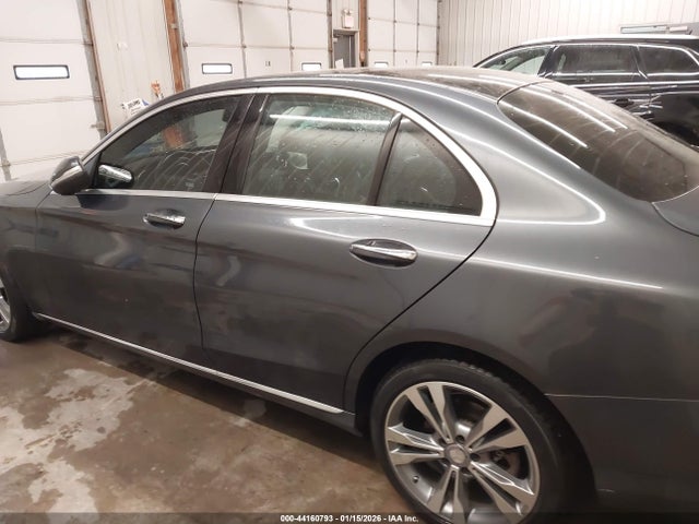 2015 Mercedes-benz C 300 4matic მანქანა იყიდება აუქციონზე, vin: 55SWF4KB8FU009052, აუქციონის ნომერი: 44160793