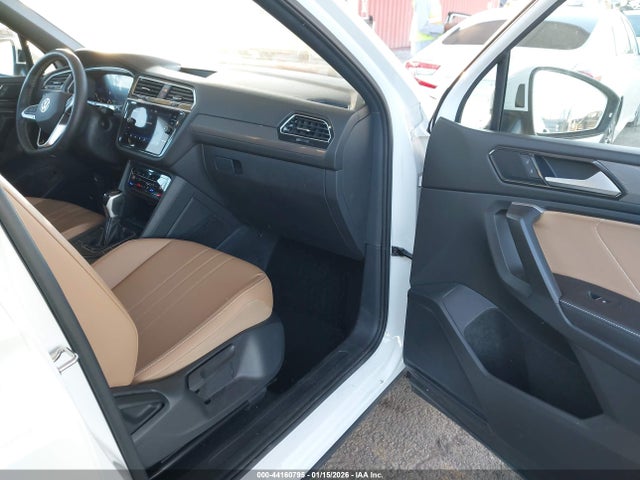 3VV3B7AX7RM001167 Volkswagen Tiguan 2.0t Se/2.0t Wolfsburg Edition