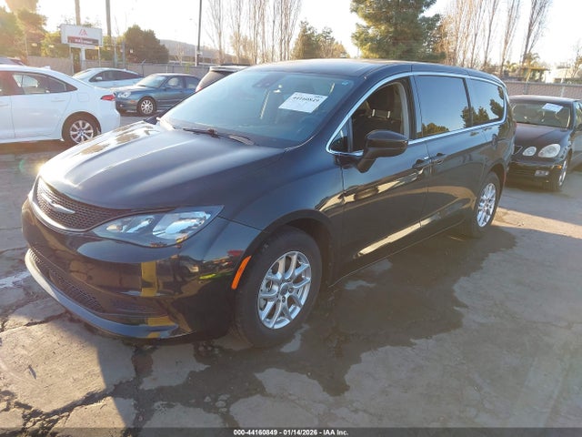 Chrysler Voyager Lx 2023 2C4RC1CG1PR548344 Image 2