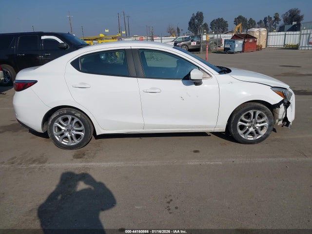 3MYDLBZV3GY144940 Scion IA