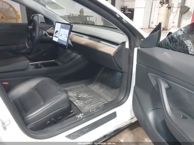2021 Tesla Model 3 Long Range Dual Motor All-wheel Drive მანქანა იყიდება აუქციონზე, vin: 5YJ3E1EB2MF901991, აუქციონის ნომერი: 44160922