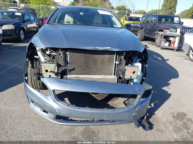 YV440MWK1H1037899 Volvo V60 Cross Country T5