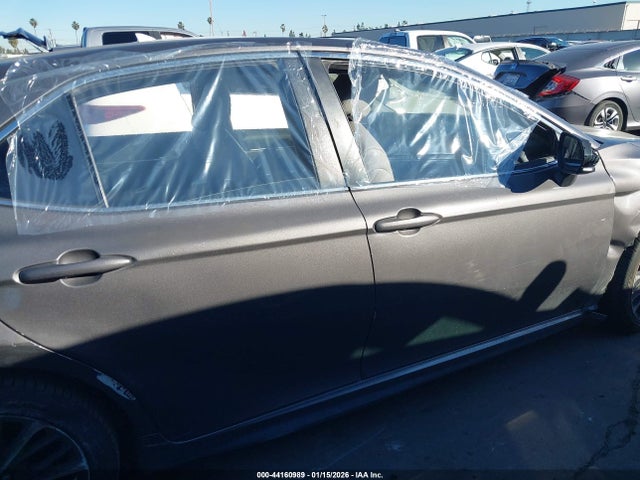 4T1B11HK5JU114289 Toyota CAMRY SE