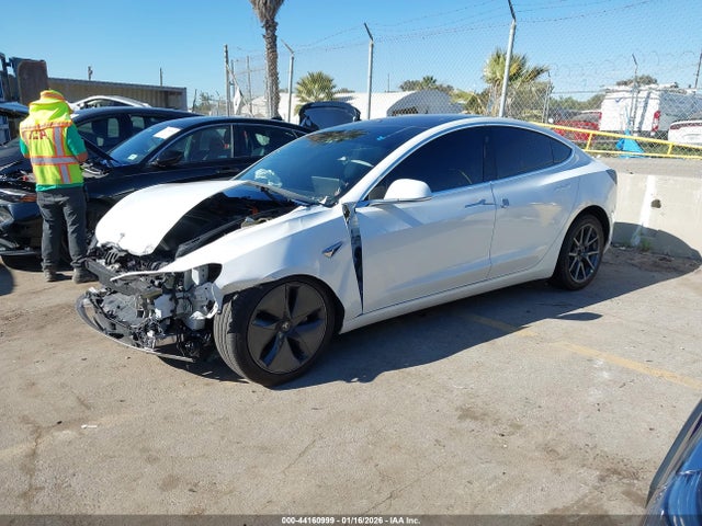 2019 TESLA MODEL 3 5YJ3E1EA1KF300110 Photo 1