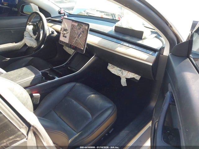 2019 TESLA MODEL 3 5YJ3E1EA1KF300110 Photo 4