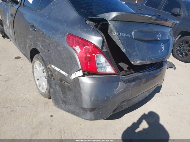3N1CN7AP5JL868795 Nissan Versa 1.6 S+