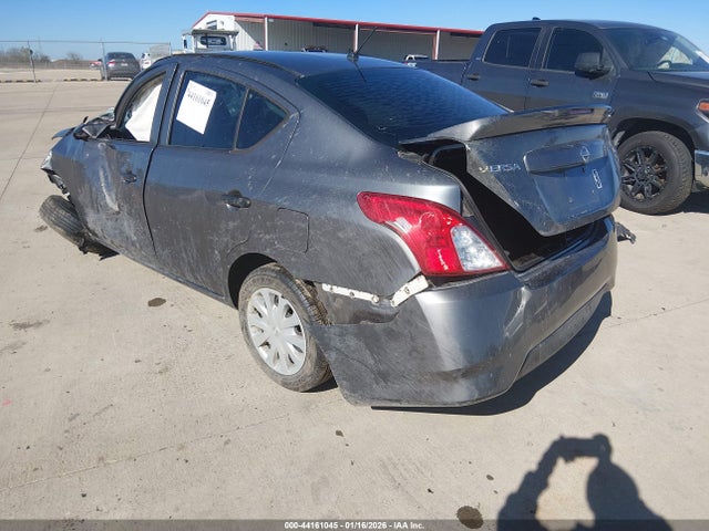 3N1CN7AP5JL868795 Nissan Versa 1.6 S+