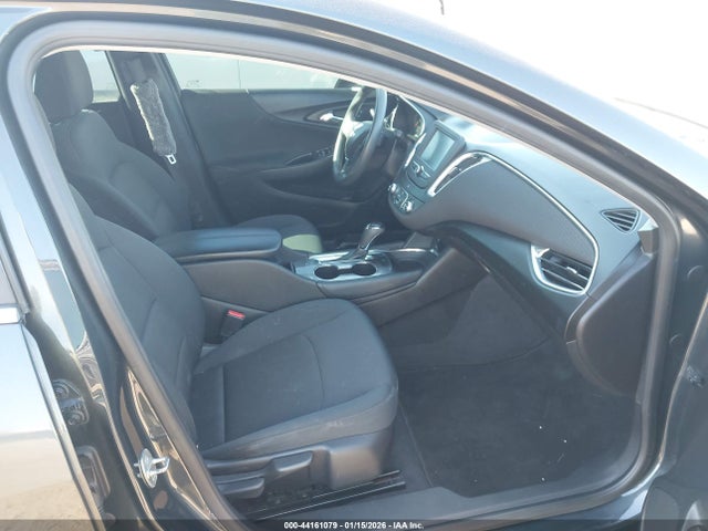 1G1ZE5ST6HF105124 Chevrolet MALIBU 1LT