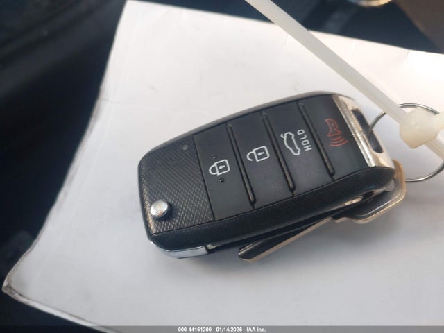5XXGT4L38LG402757 KIA Optima Lx