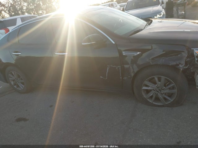 5XXGT4L38LG402757 KIA Optima Lx