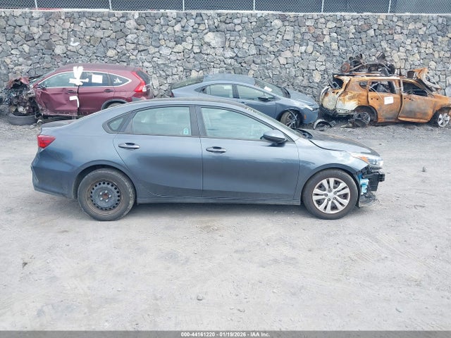 3KPF24ADXME314782 KIA FORTE FE