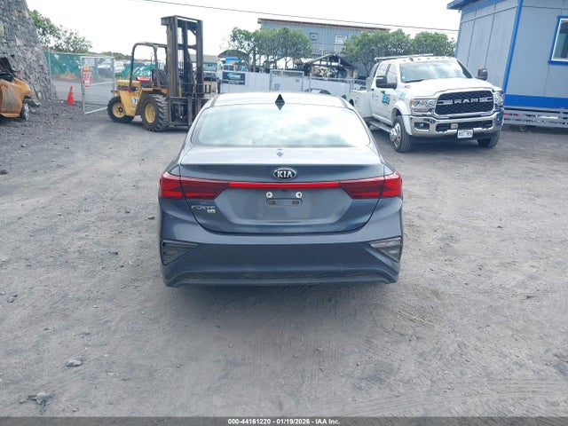 3KPF24ADXME314782 KIA FORTE FE