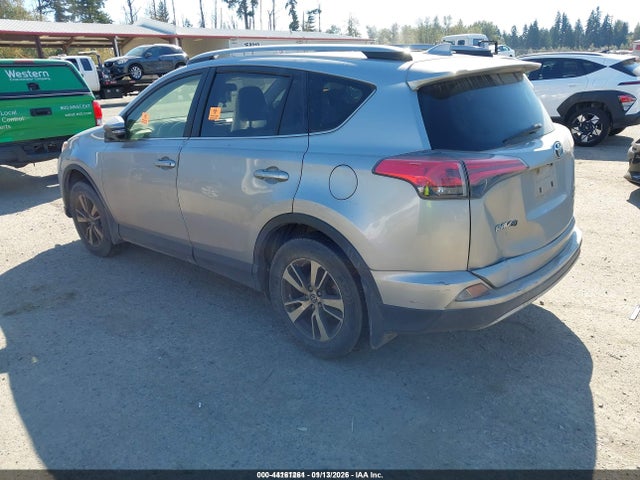 JTMRFREV3JJ253887 Toyota Rav4 Xle