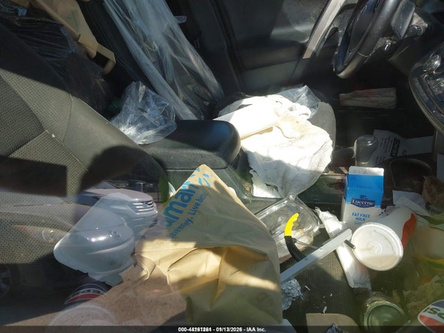 JTMRFREV3JJ253887 Toyota Rav4 Xle
