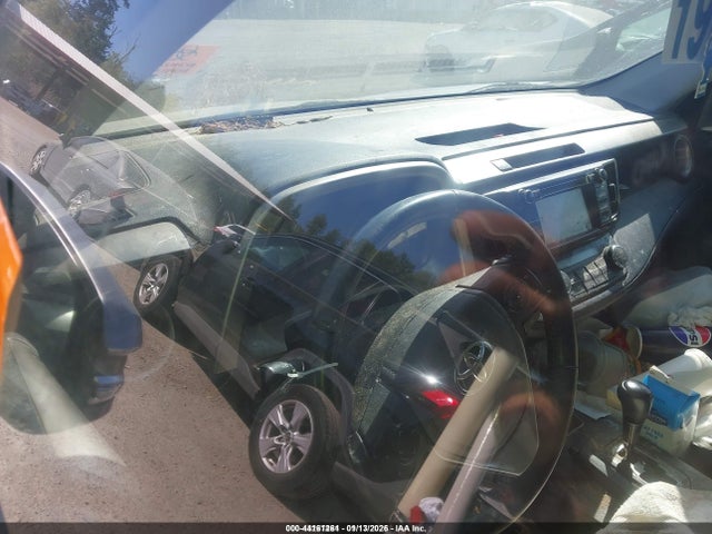 JTMRFREV3JJ253887 Toyota Rav4 Xle