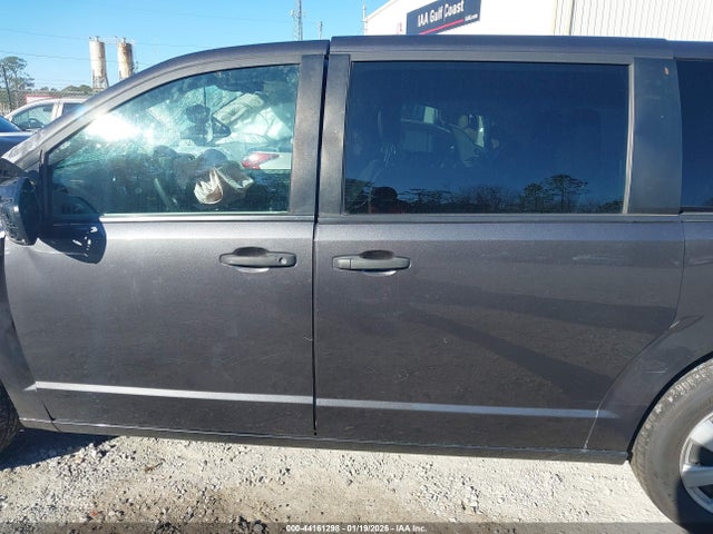2C4RDGBG8KR586888 Dodge Grand Caravan Se