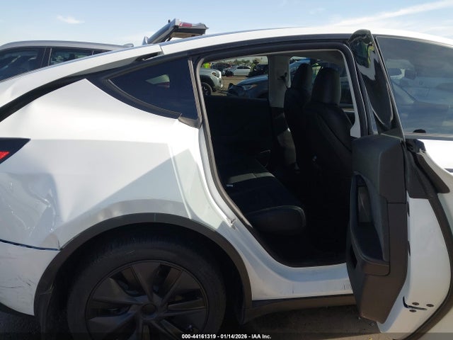 2024 TESLA MODEL Y 7SAYGDEEXRA290336 Photo 7