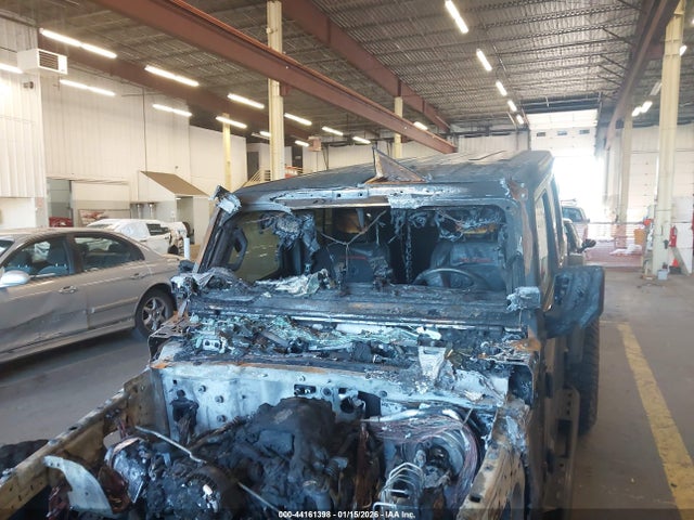 1C4HJXFG4JW241054 Jeep Wrangler Unlimited Rubicon 4x4