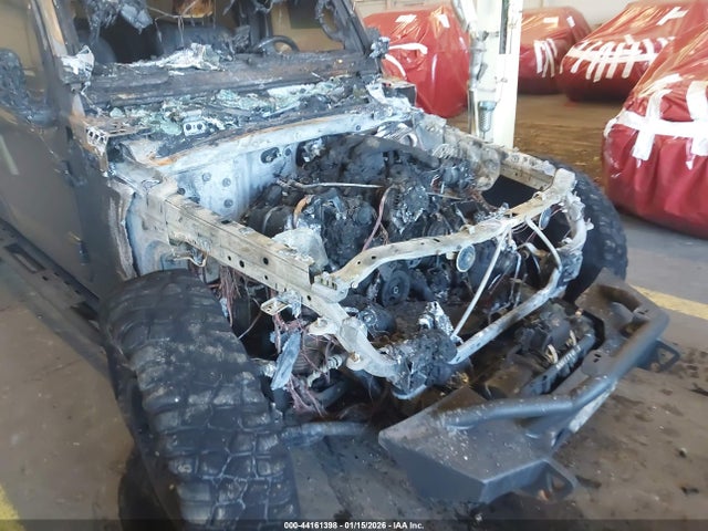 1C4HJXFG4JW241054 Jeep Wrangler Unlimited Rubicon 4x4