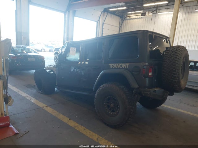1C4HJXFG4JW241054 Jeep Wrangler Unlimited Rubicon 4x4
