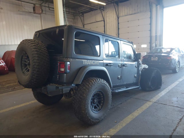1C4HJXFG4JW241054 Jeep Wrangler Unlimited Rubicon 4x4