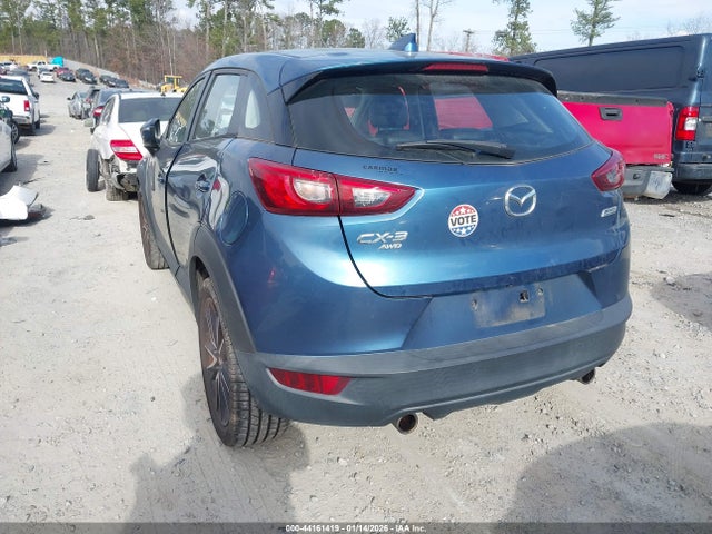 2018 MAZDA CX-3 JM1DKFC79J0301021 Photo 2