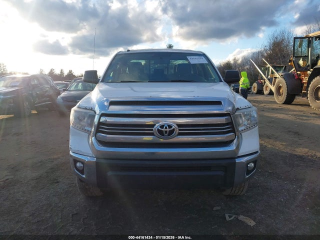 2017 Toyota Tundra Sr5 5.7l V8 მანქანა იყიდება აუქციონზე, vin: 5TFUY5F18HX625689, აუქციონის ნომერი: 44161434