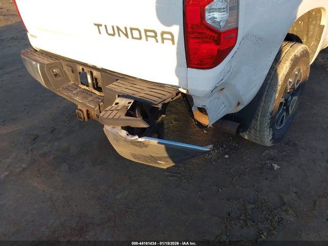 2017 Toyota Tundra Sr5 5.7l V8 მანქანა იყიდება აუქციონზე, vin: 5TFUY5F18HX625689, აუქციონის ნომერი: 44161434