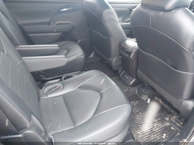 5TDGZRBH5MS156808 Toyota Highlander Xle