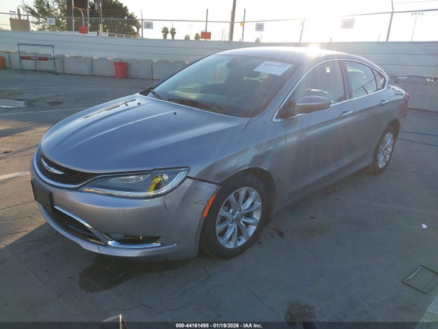 Chrysler 200 C 2015 1C3CCCCG1FN583029 Image 2