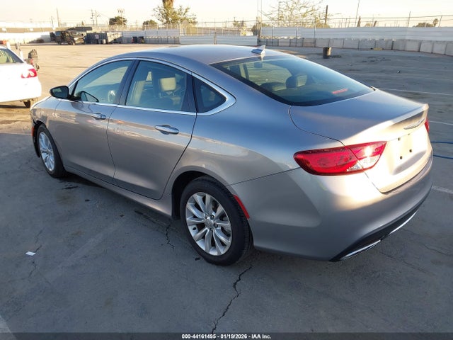 Chrysler 200 C 2015 1C3CCCCG1FN583029 Image 3