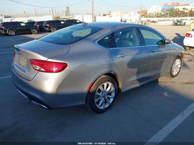 Chrysler 200 C 2015 1C3CCCCG1FN583029 Image 4