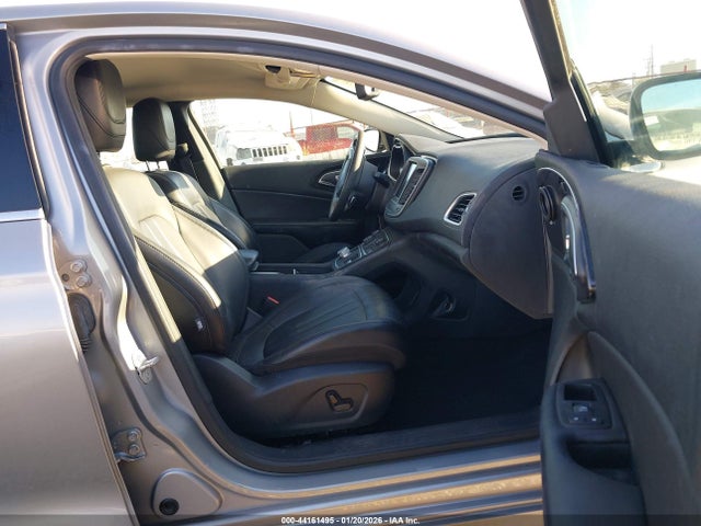 Chrysler 200 C 2015 1C3CCCCG1FN583029 Image 5