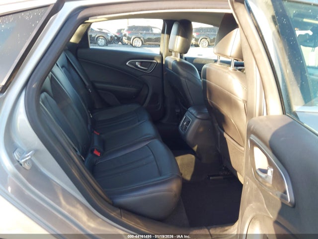 Chrysler 200 C 2015 1C3CCCCG1FN583029 Image 8