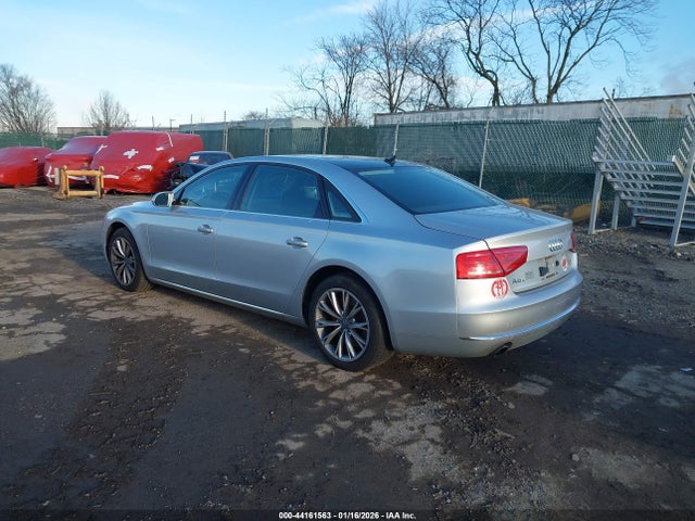 2012 AUDI A8 L WAURVAFD9CN022625 Photo 2