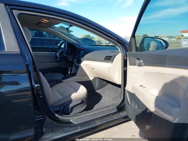 KMHD74LF8KU842869 Hyundai ELANTRA SE