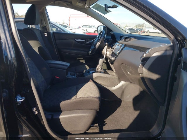 JN1BJ1CP5HW016565 Nissan Rogue Sport Sv