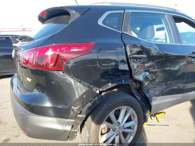 JN1BJ1CP5HW016565 Nissan Rogue Sport Sv