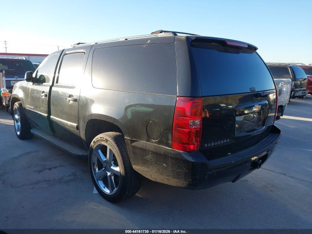 2009 CHEVROLET SUBURBAN 1500 1GNFC26029R227971 Photo 2