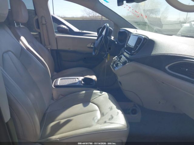 2021 CHRYSLER PACIFICA HYBRID 2C4RC1L71MR605878 Photo 4
