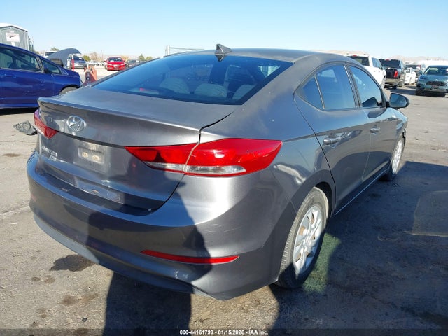 Продаж на аукціоні авто 2018 Hyundai Elantra Se, vin: 5NPD74LF2JH399535, номер лоту: 44161799