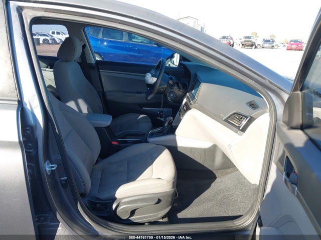 Продаж на аукціоні авто 2018 Hyundai Elantra Se, vin: 5NPD74LF2JH399535, номер лоту: 44161799