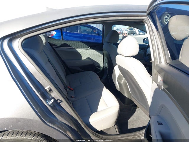 Продаж на аукціоні авто 2018 Hyundai Elantra Se, vin: 5NPD74LF2JH399535, номер лоту: 44161799