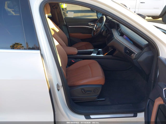 2019 AUDI E-TRON WA1LAAGE2KB023217 Photo 4