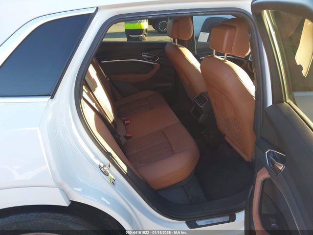 2019 AUDI E-TRON WA1LAAGE2KB023217 Photo 7