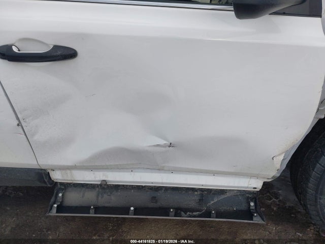 JTMRFREV5JJ723918 Toyota Rav4 Xle