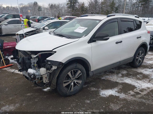 JTMRFREV5JJ723918 Toyota Rav4 Xle