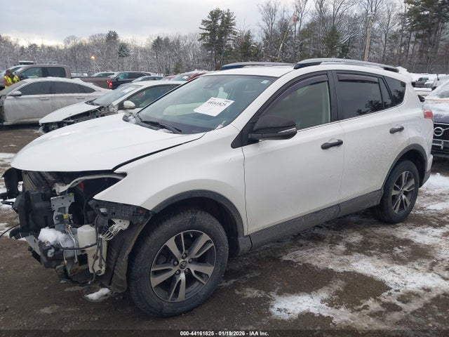 JTMRFREV5JJ723918 Toyota Rav4 Xle