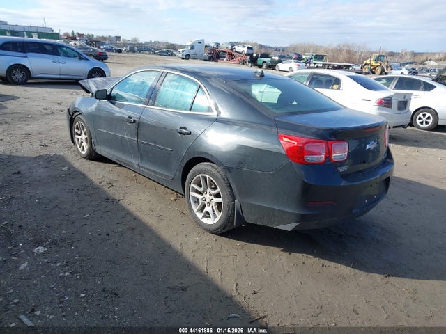 2014 CHEVROLET MALIBU 1G11C5SL1EF109645 Photo 2